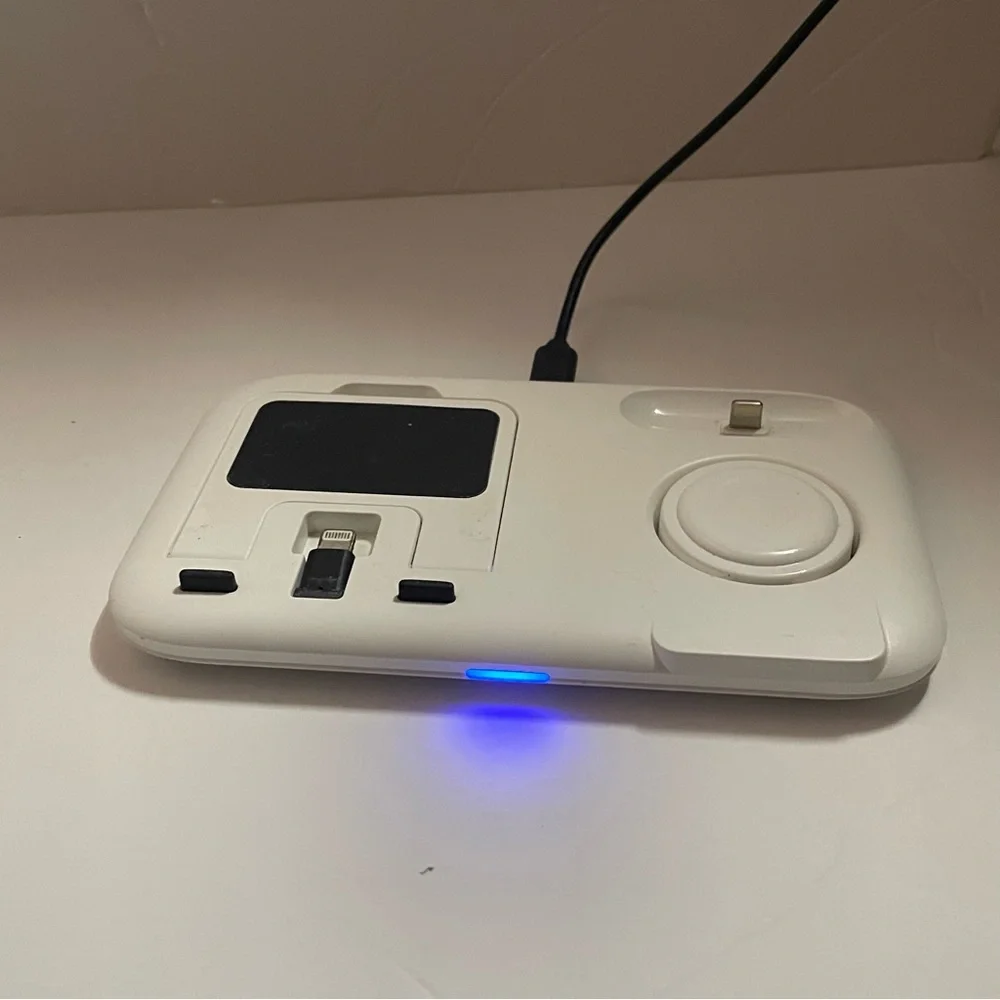 3 in 1 White Charging Station for Apple Devices with 12W Fast Charging